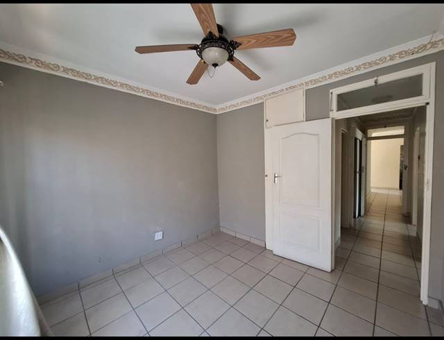 3 BEDROOM HOUSE FOR SALE IN VANDERBIJLPARK SE 6